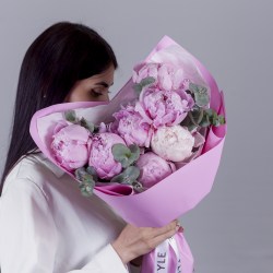 buket iz 7 pionov rozovyh 6